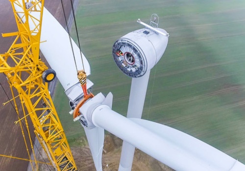 W Polsce przybywa wielkich projektów OZE. Ta krajowa spółka energetyczna wzmacnia ten trend