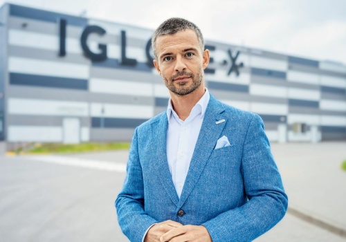 Gdy spłonęła fabryka, decyzja o odbudowie mogła się wydawać szalona. Nie poddali się i dziś są jednymi z liderów rynku