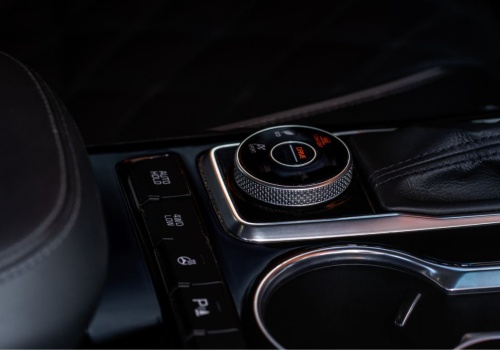 To nie jest kolejny nudny SUV na prąd. Mazda pokazała model, który ma czym zaskoczyć