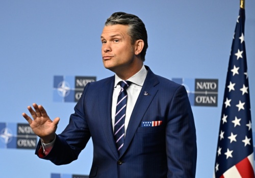 Szef Pentagonu: Zawieszenie broni nadal jest w mocy, mimo irańskich ataków na statki i siły USA