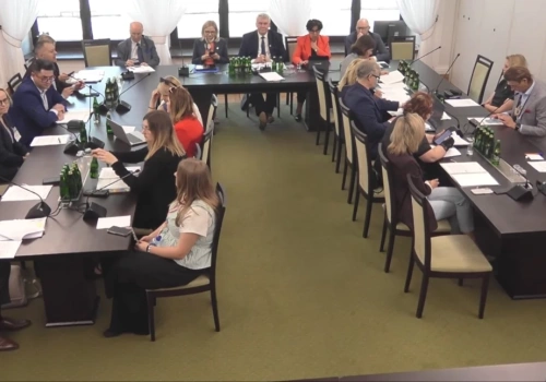 Ustawa o wychowaniu w trzeźwości do zmiany? „Cena minimalna alkoholu to realne narzędzie ochrony zdrowia” – gorąca debata w Senacie