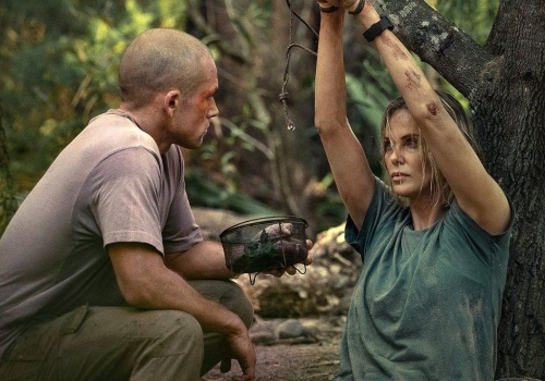 Charlize Theron kontra kanibal. „Alfa” to filmowy survival dla odpornych na przeciętność