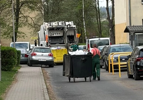 Mistrzowie Parkowania utrudniają życie wszystkim i myślą tylko o sobie
