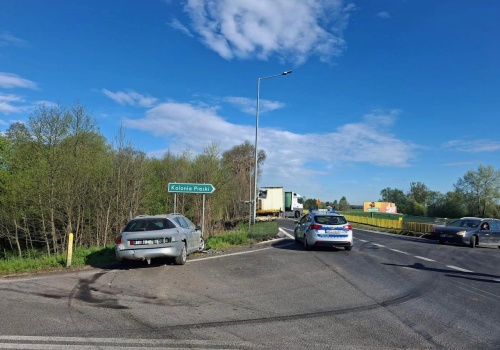 Samochód ciężarowy blokuje krajową „dziewiątkę” w Nietulisku Małym. Są objazdy
