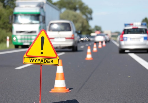Zielona Góra. Wypadek na DK27. Zderzyły się trzy samochody. Droga zablokowana