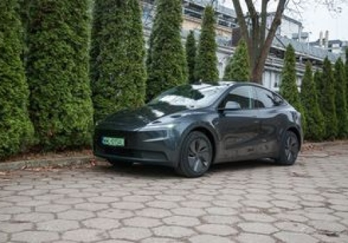 Tesla zanurkowała na najdojrzalszym rynku. Z pierwszego na 11. miejsce