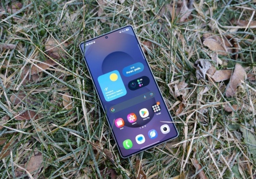 One UI 8.5 trafia na Galaxy S25. Pierwsza stabilna wersja zastępuje betę