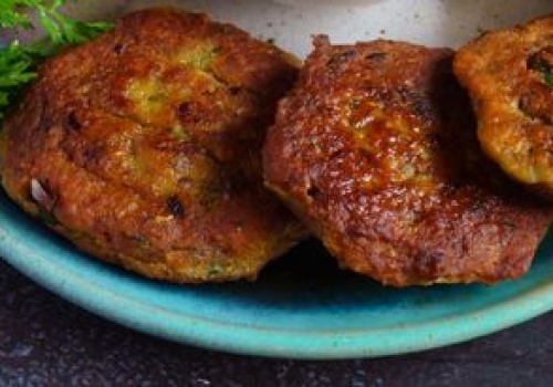Zapomnij o nudnych mielonych. Te kotleciki to hit, który smakuje jak ukochany fast food Polaków