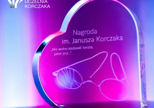 Nasz patronat: Znamy nominowanych do Nagrody Korczaka 2026. Na liście m.in. Ewa Drobek, Marta Badowska, Aneta Korycińska, Fundacja Itaka…