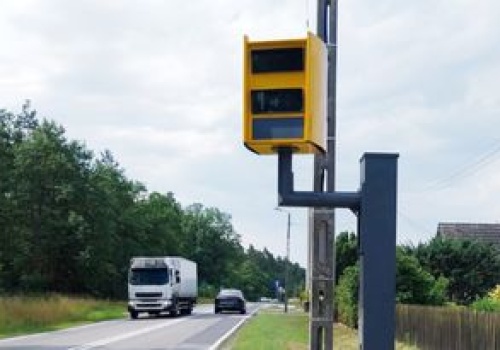 Kiedy złapie cię fotoradar? O tyle trzeba przekroczyć prędkość