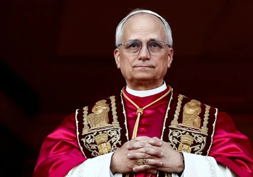 Papież Leon XIV obchodzi swoją pierwszą rocznicę jako głos osób mniej uprzywilejowanych i przeciwnik neokolonializmu