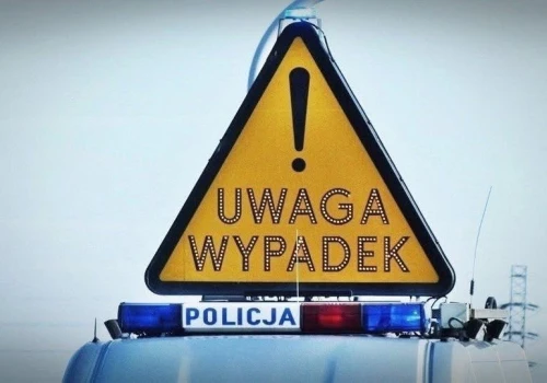 Groźny wypadek w Sarnówku Dużym. Lądował śmigłowiec LPR. Są poszkodowani