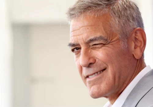 Szyje, naprawia i rozdaje miliony. George Clooney ma jeszcze inne tajemnice