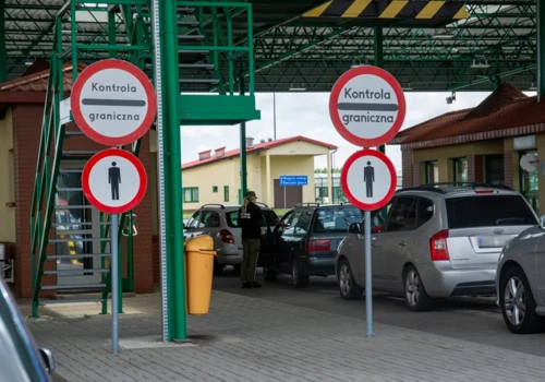 Wielki przemyt przez granicę udaremniony przez służby z Warmii i Mazur. W tle towar za 2 mln zł