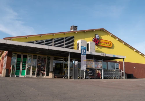 Biedronka kusi, ale klienci mają związane ręce. Więcej niż 2 kg nie kupią