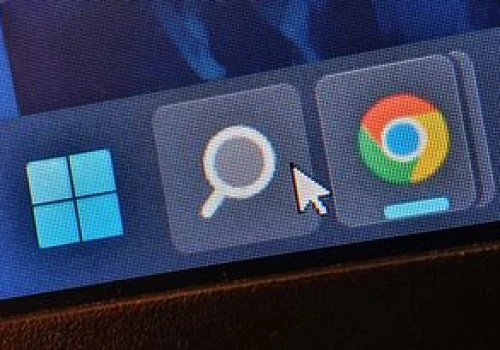 Windows 11 dostanie pasek zadań jak w Windows 10. Testy trwają