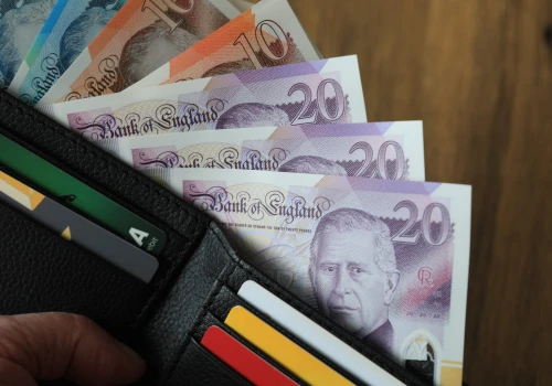 ZUS w Polsce wyniesie ponad 400 funtów miesięcznie. Doceńmy HMRC