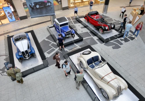 Legendarne BMW w Krakowie. Wystawa pokazuje blisko 100 lat historii marki (Galeria)
