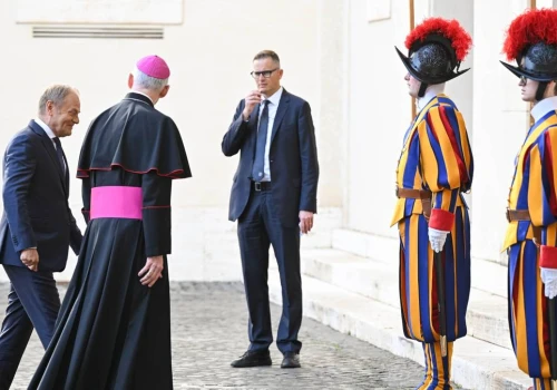 Donald Tusk na u papieża Leona XIV. Oto, co mu podaruje