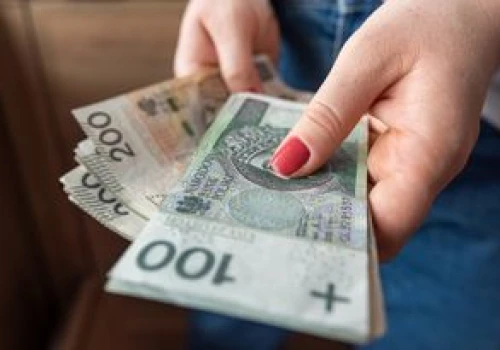 10 tys. zł na start bez studiów. W tych branżach nie patrzą na dyplom