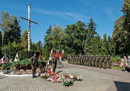 Upamiętnią rocznicę zakończenia II wojny