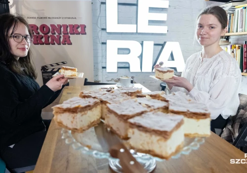 Aleja Jana Pawła poprowadziła maturzystów prosto do... kremówek