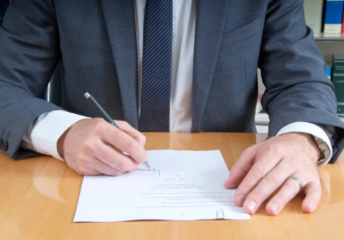 Jak wybrać odpowiednią lokatę – przewodnik dla początkujących