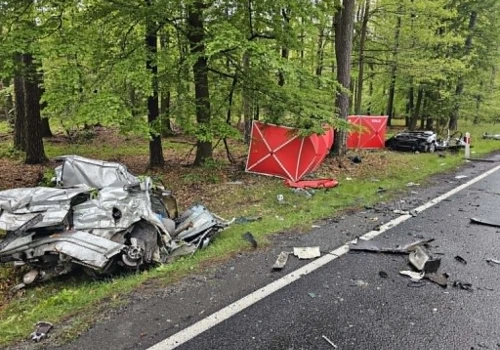 Tragiczny wypadek pod Porażynem! Nie żyją dwie młode osoby, DW 307 zablokowana