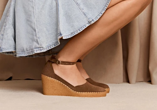 Espadryle damskie: jak wybrać idealne buty na lato, wakacje i codzienne stylizacje?