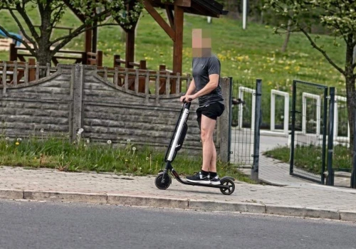 Ukradł hulajnogę elektryczną i próbował uciekać