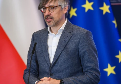 Ludzie wciąż palą śmieci, a system kuleje. Ministerstwo zapowiada wsparcie dla gmin