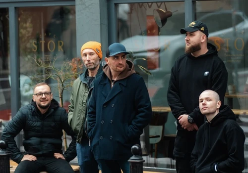 SUNSMOKE bez kompromisów. „Blindfolded Servants” z mocnym przekazem