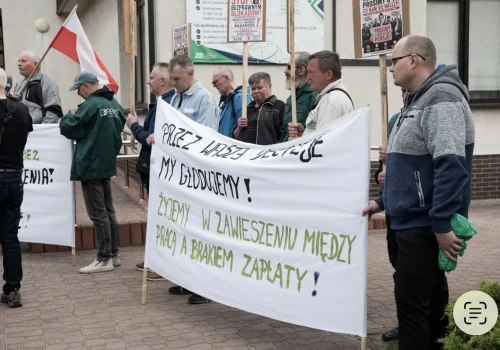Polska firma na krawędzi upadku. Protest pod siedzibą ZUS w Rzeszowie. „ZUS zabiera, ludzie tracą”.