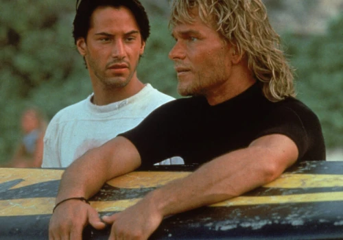 POINT BREAK / NA FALI: super-kultowy thriller będzie serialem