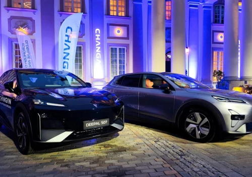 Changan debiutuje w Polsce: EV, benzyna, SDV i ceny, które robią zamieszanie
