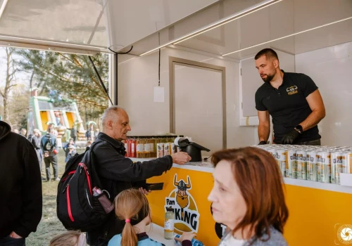 Kuchnia Vikinga wjeżdża na ulice miast. Dietetyczny gigant stawia na food trucki