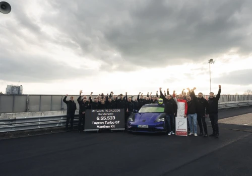 Porsche Taycan Turbo GT z zestawem Manthey Kit: nowy rekord Nürburgringu dla elektrycznych limuzyn