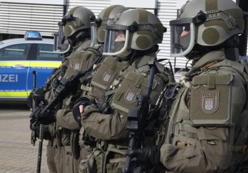 Napad na bank w Niemczech. Akcja złodziei z sejfem zaskoczyła nawet policję