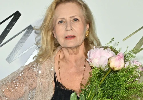 72-letnia Szapołowska w sukience jak haleczka. Obok niej wnuczka w gorsecie. Jedna piękniejsza od drugiej