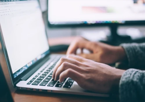 KSeF zmienia freelancing. Formalności zaczynają wygrywać z talentem