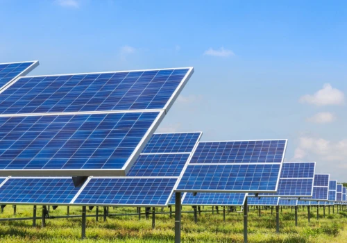 Represje Trumpa wobec firm solarnych hamują boom produkcyjny w USA