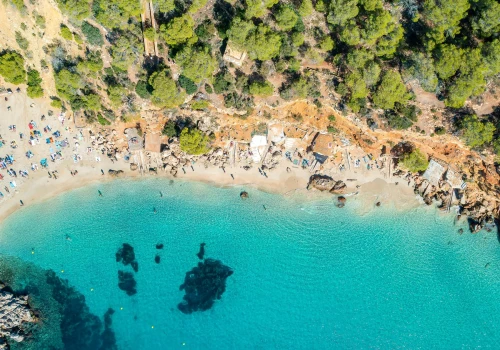 Dramat brytyjskiego turysty na Ibizie. 24‑latek w stanie ciężkim po upadku z hotelu