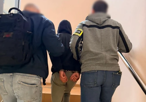 Nieletni sprawcy zatrzymani po rozboju i groźbach z użyciem przedmiotu przypominającego broń
