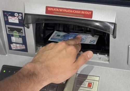 Bankomat może wydać mniej, niż masz na koncie. Wszystko rozbija się o limity