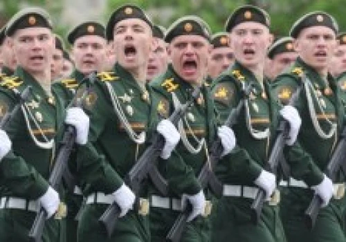 Bez czołgów i rakiet. Skromna parada na Placu Czerwonym