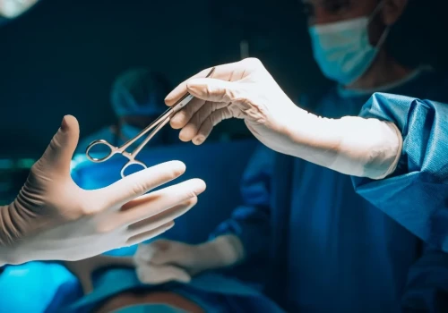 Chirurdzy ostrzegają przed wzrostem zakażeń po operacjach. Problemem są antybiotykooporność i brak systemu nadzoru