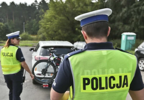 Policjanci znów będą zaglądać do bagażników i szukać tam dwóch rzeczy