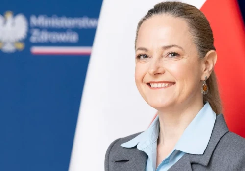 „Kompromituje nie tylko siebie, ale i urząd”. Samorząd lekarski chce dymisji wiceminister zdrowia