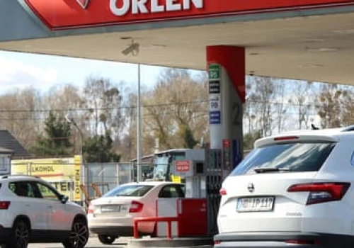 Orlen znów obniżył hurtowe ceny paliw