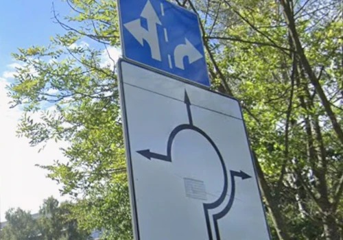 Prosimy o taki znak na rondzie. Na razie to samowolna Agatka